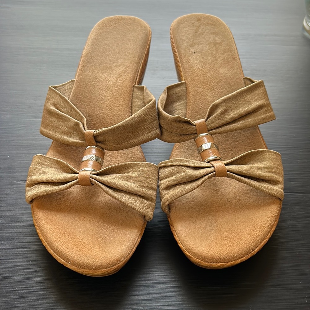 The perfect nude sandal